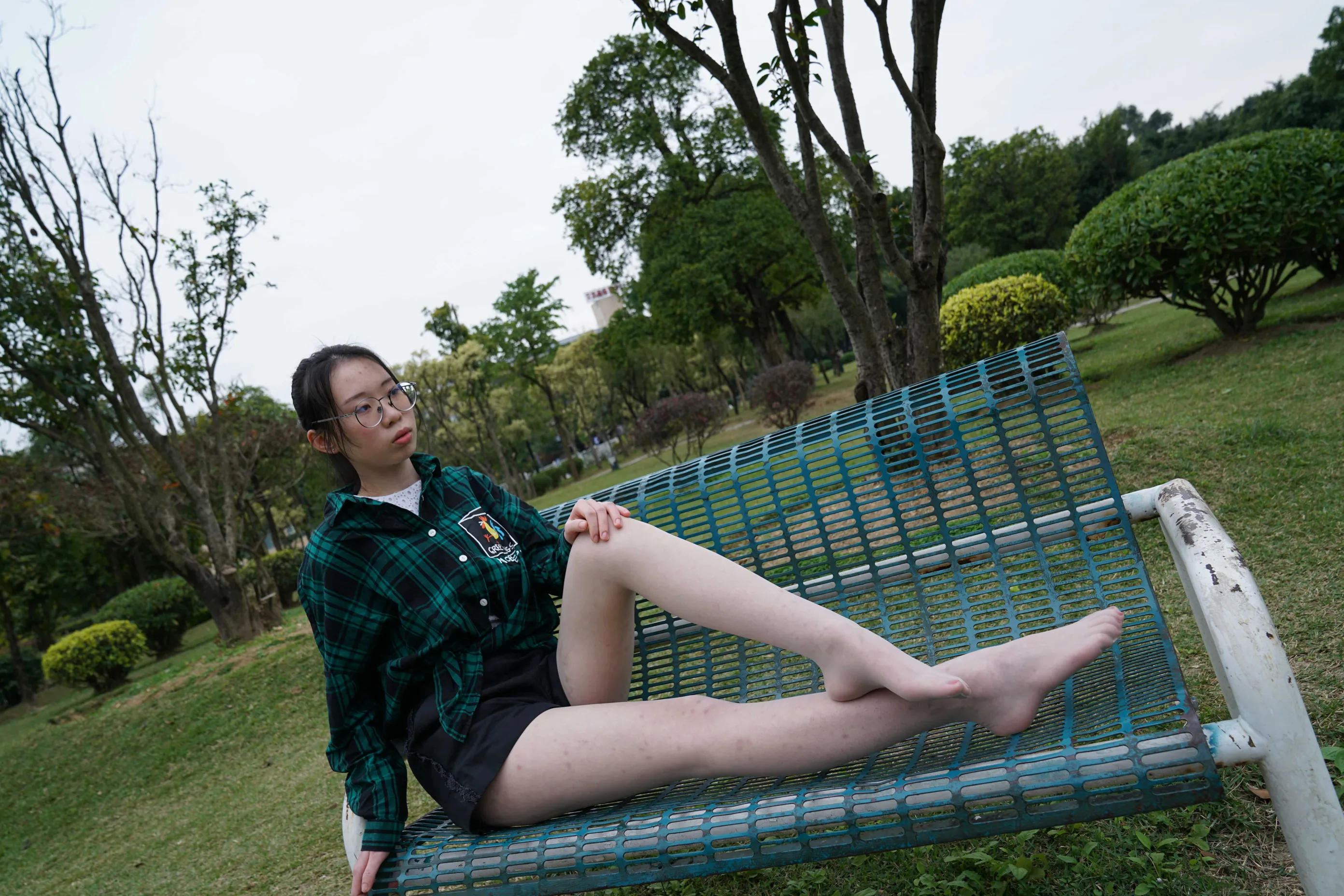 [Mzsock] NO.022 Xiao Zhang picks up a conversation with a high school student in the park and takes a direct shot of his silken feet street photography#[58P]-10