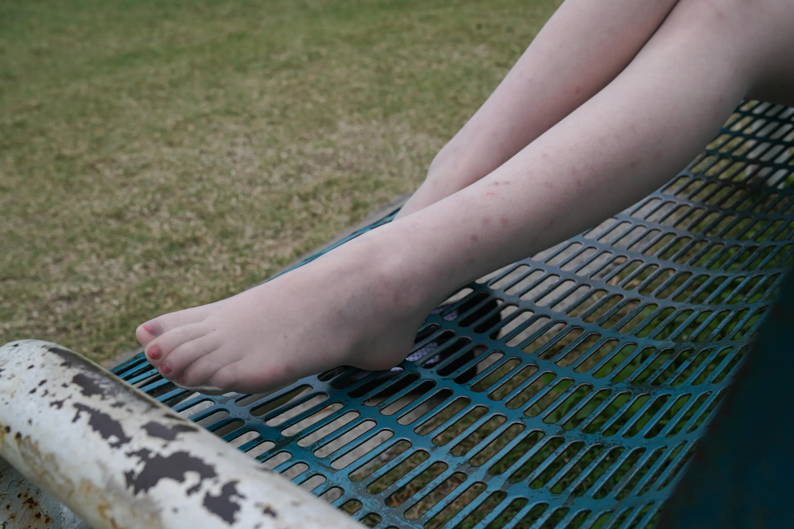 [Mzsock] NO.022 Xiao Zhang picks up a conversation with a high school student in the park and takes a direct shot of his silken feet street photography#[58P]-5