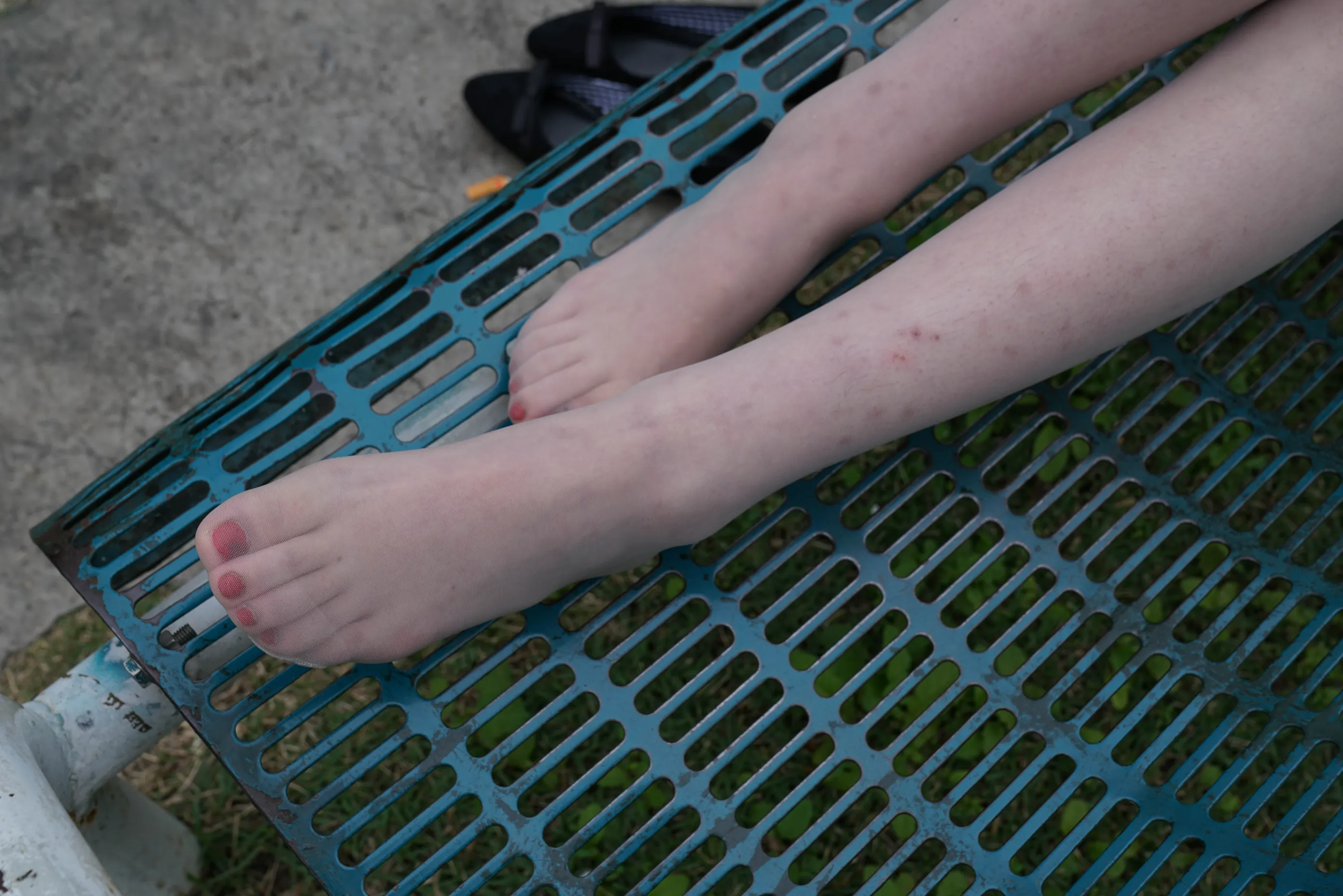 [Mzsock] NO.022 Xiao Zhang picks up a conversation with a high school student in the park and takes a direct shot of his silken feet street photography#[58P]-7