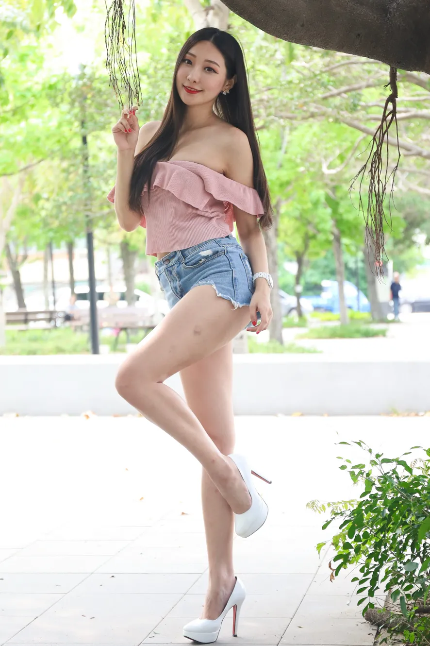 [Mzsock] NO.133 Wu Caijie denim shorts, high heels and beautiful legs street photography#[54P]-4