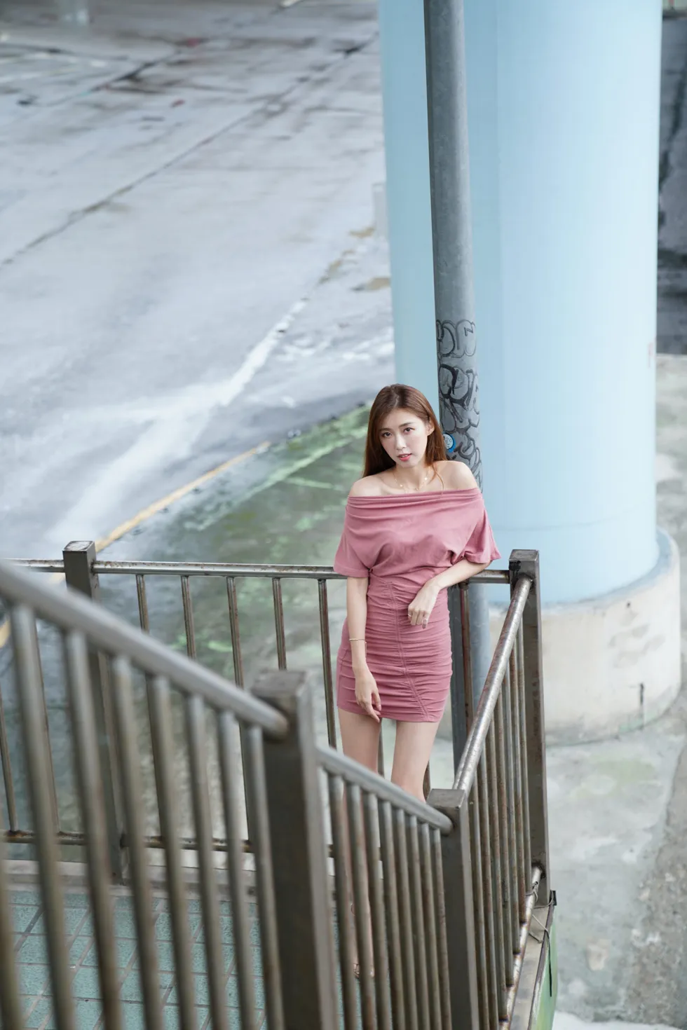 [Mzsock] NO.130 Liao Tingqi, off-shoulder dress and short skirt, cool and beautiful legs street photography#[100P]-3