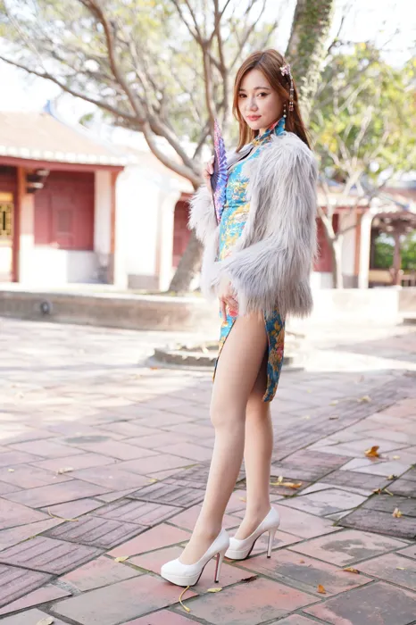 [Mzsock] NO.065 Su Xiaoli ultra short slit cheongsam high heels beautiful legs outdoor shot street photography#[102P]-1