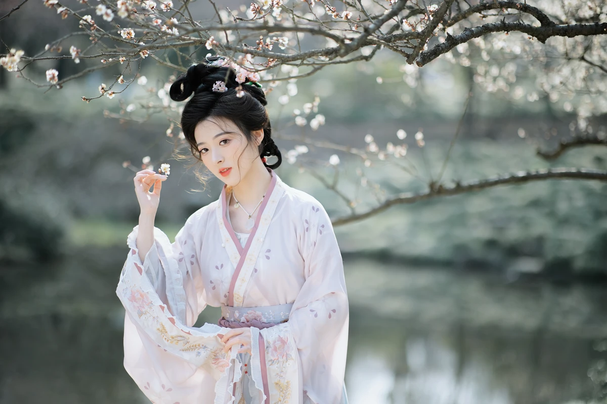 [YITUYU] 2023.03.08 Vol.3022 Exploring Plum Blossoms in Early Spring Ming Shu Cai Cai#[46P]-22