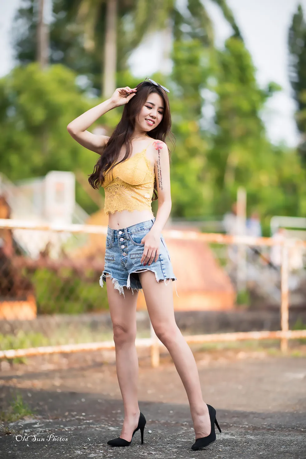 [Mzsock] NO.192 Debby Chiu midriff-revealing denim shorts with high heels and beautiful legs street photography#[53P]-3