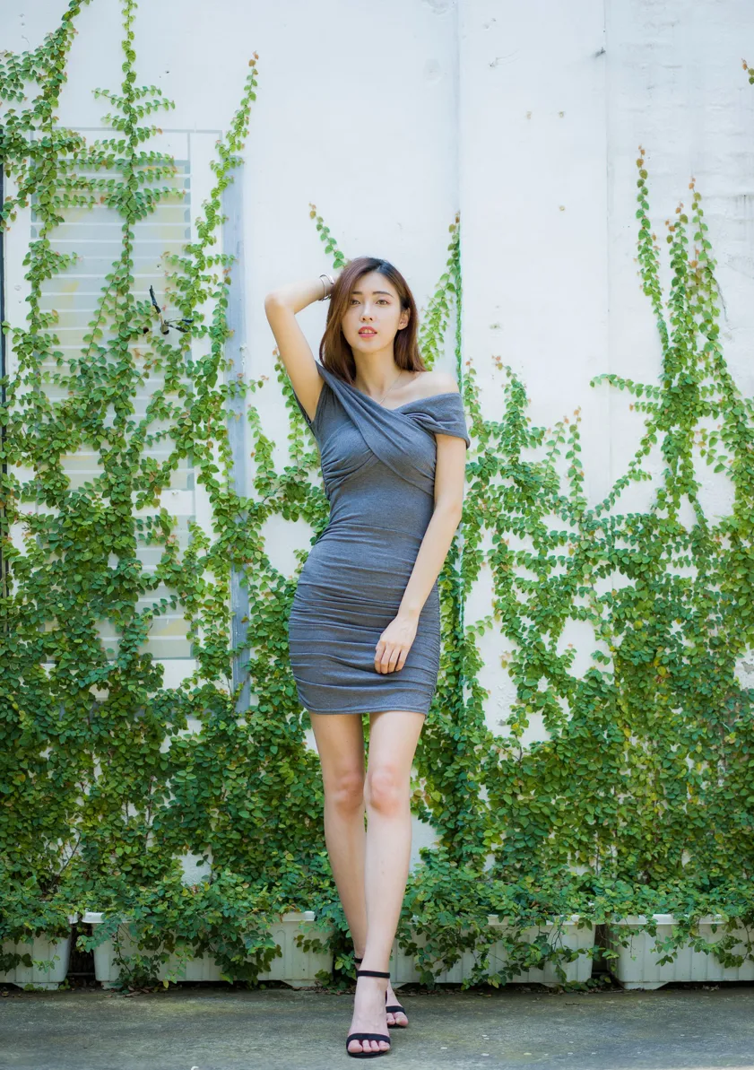 [Mzsock] NO.207 Kim Yun Kyo off-shoulder dress and short skirt with high legs street photography#[54P]-31