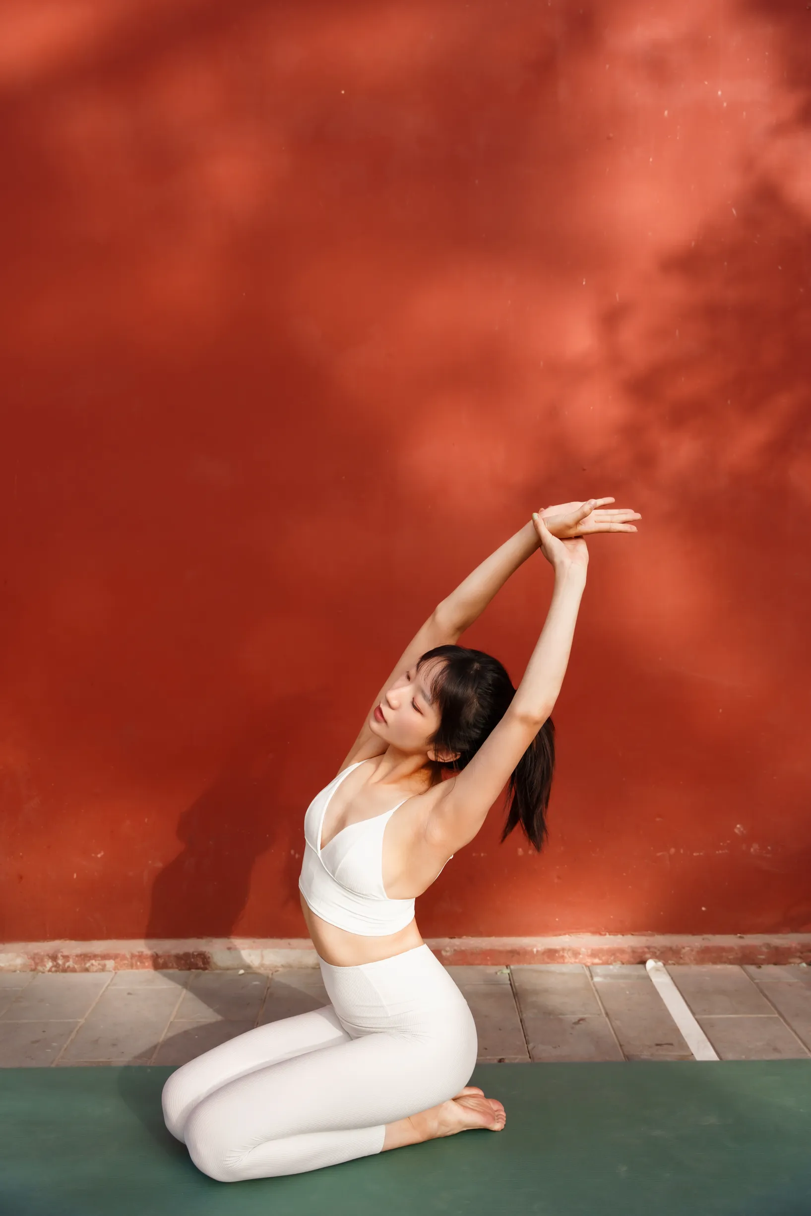 [YITUYU] 2022.12.01 Vol.2575 – Yoga and Red Wall Mengmeng#[23P]-10