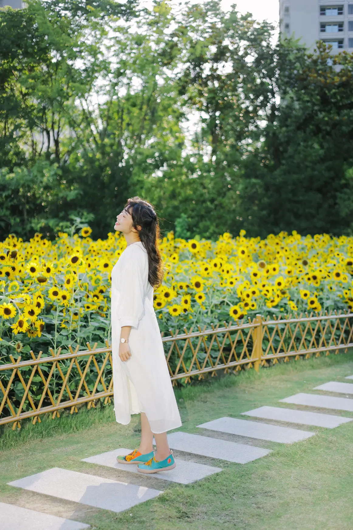 [YITUYU] 2022.08.29 Vol.1822 -Flowers in the sun and you Fatty Blue-#[25P]-16