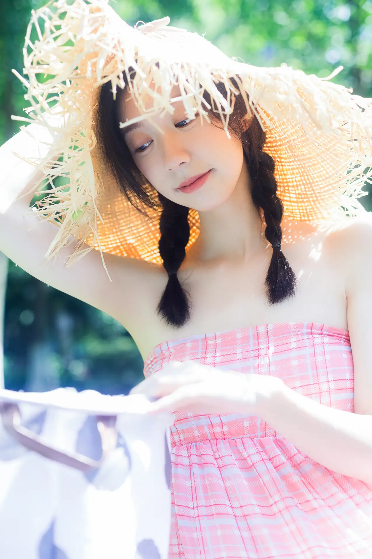 [YITUYU] 2022.07.19 Vol.1520 – The weather is sunny today Cat Feeding Girl Cat Girl-#[42P]-14